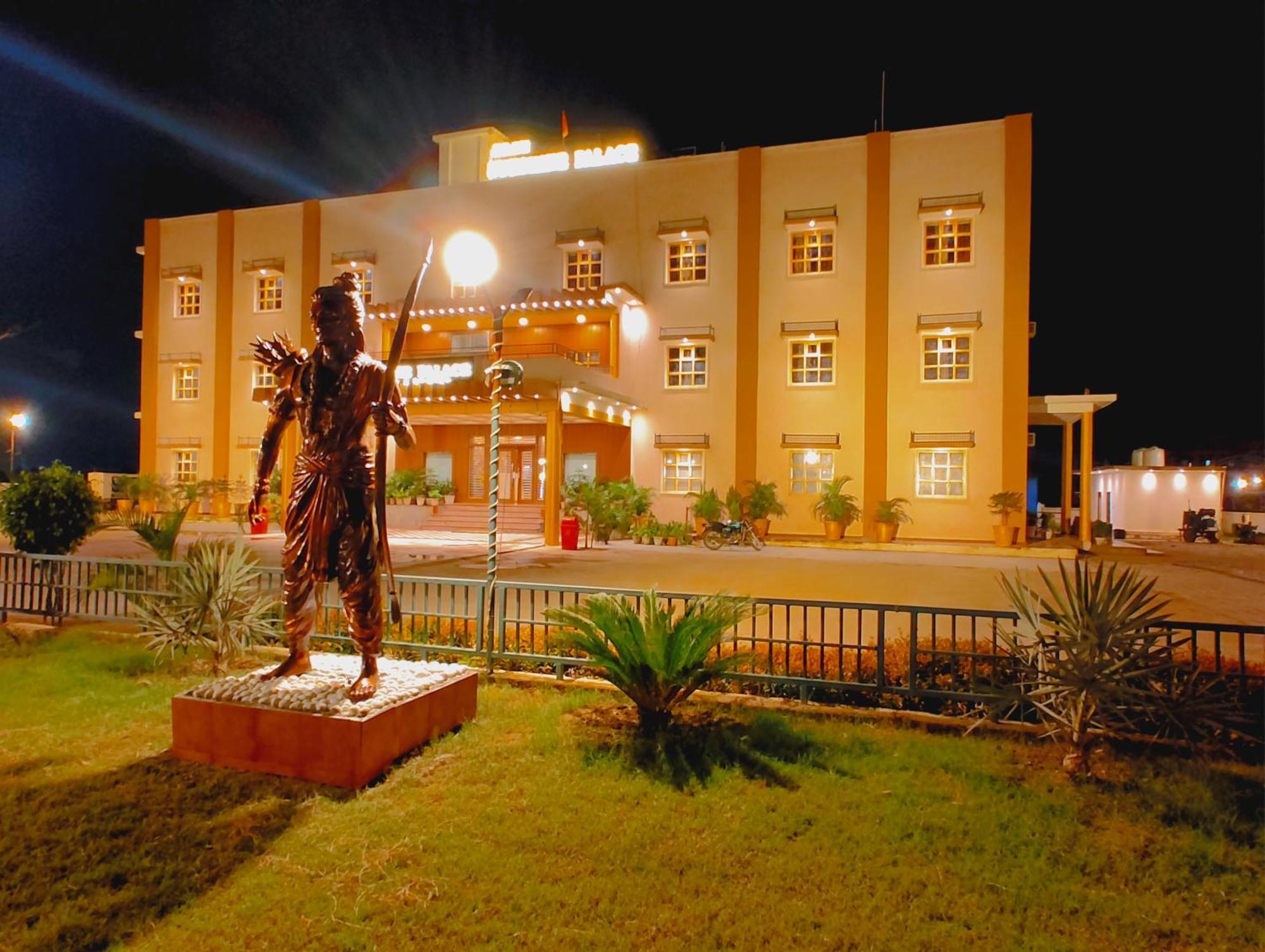 Avadh Sunshine Palace Hotel And Resort Ayodhya Exterior photo