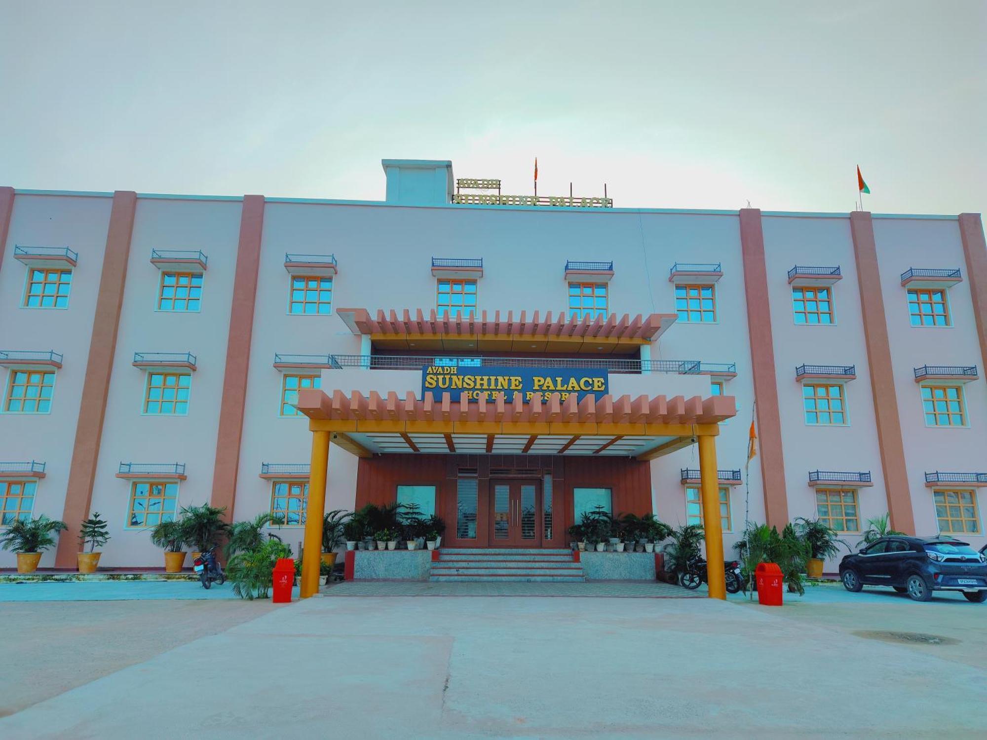 Avadh Sunshine Palace Hotel And Resort Ayodhya Exterior photo