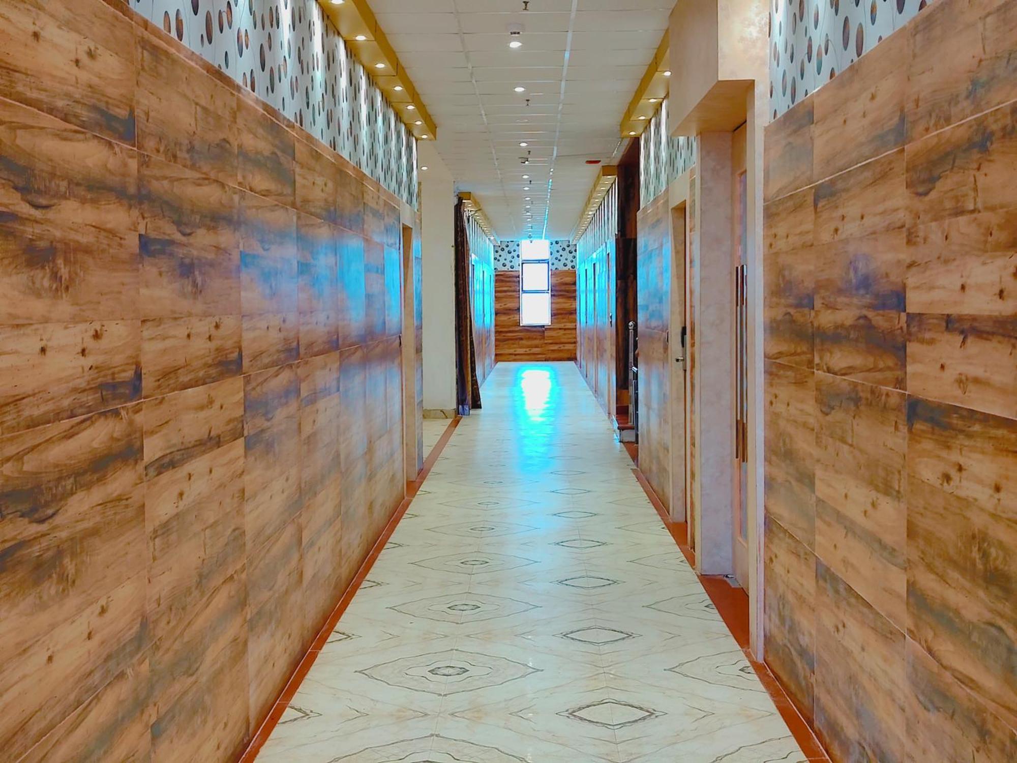 Avadh Sunshine Palace Hotel And Resort Ayodhya Exterior photo